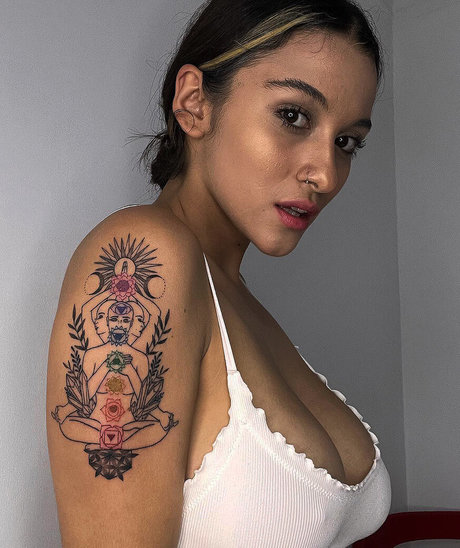 Jackiee lovees model naked pic