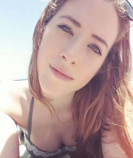 Johanna Mun nude model pic