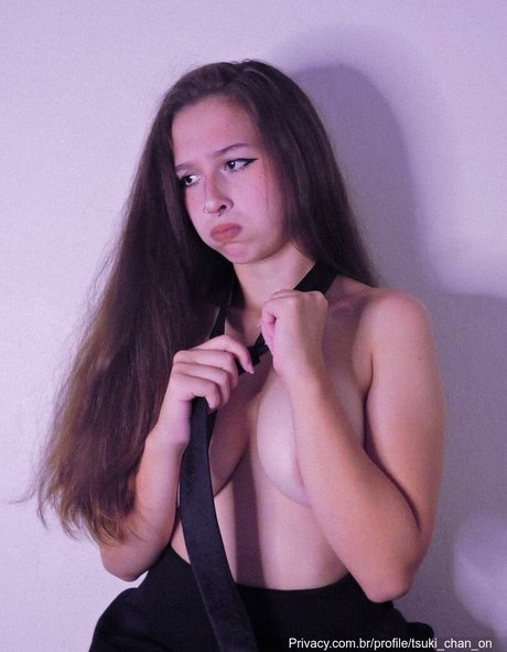 Tsuki Chan beautiful model image