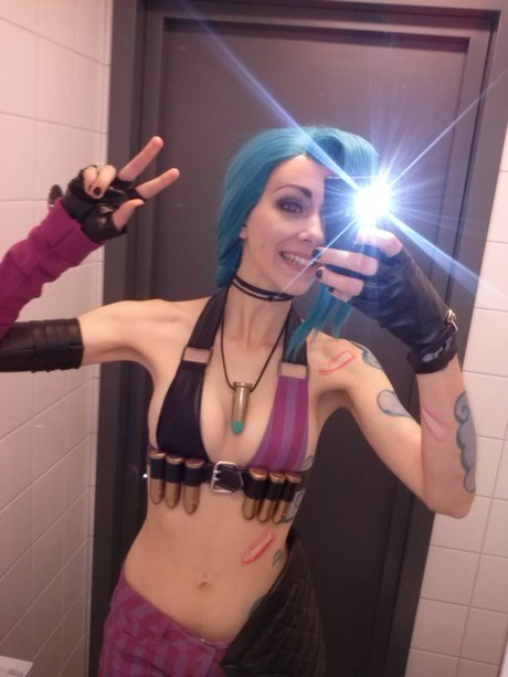 Shiroiaisu Anpan model exclusive gallery