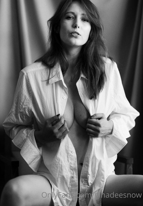 hotginasnow best model archive