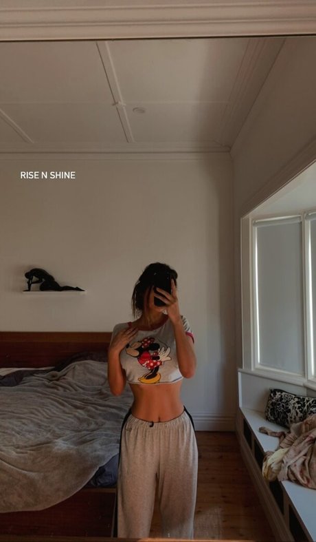 Alexandra Malliaras model pretty pics