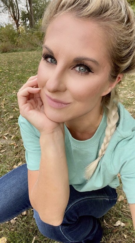 Blonde Country Girl pornstar pics