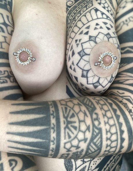 mmm4445 erotic actress picture