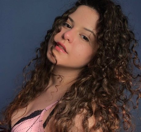 Ana Bluhen model nude pics