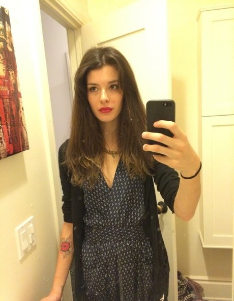 Carly Foulkes star top image