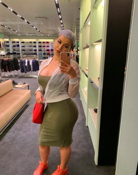 Stephmurves model porn photos