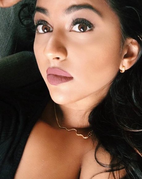 desixchick pornstar sexy photos