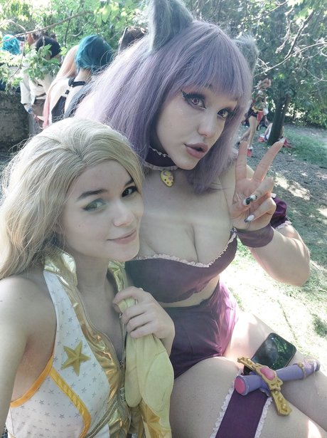 Inu A Akane model pornographic image