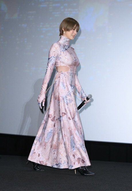 Elaiza Ikeda free actress photos