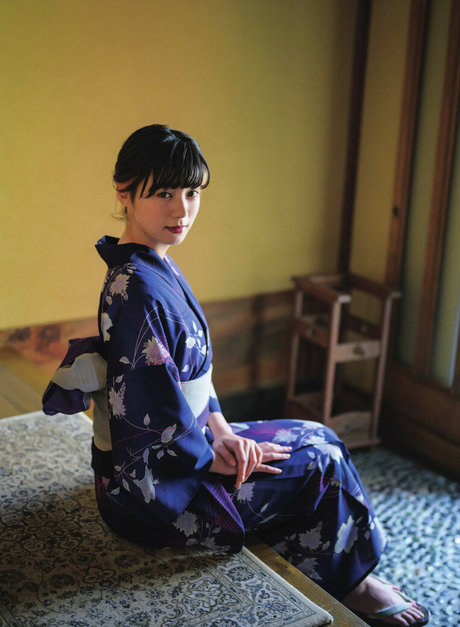 Elaiza Ikeda star naked photos