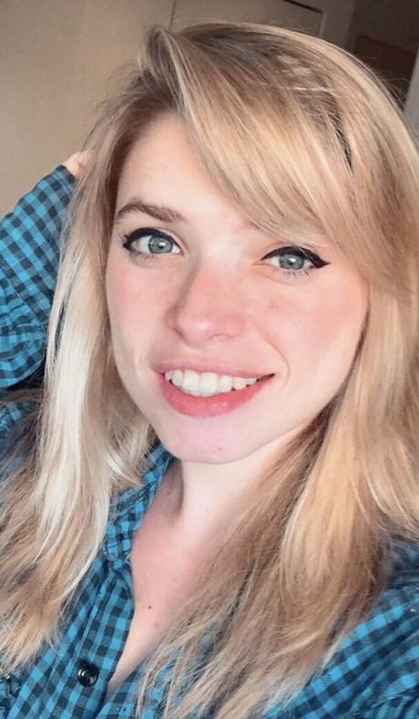 Thejamplan naked actress pic