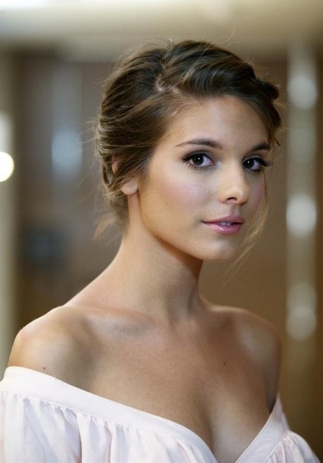 Caitlin Stasey star adult pic