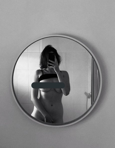 Katevmodel naked star photo