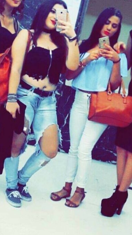 Theodwra Drinia model nude pictures