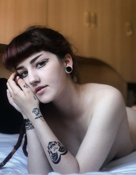 Lunathefairyy sexy model pic