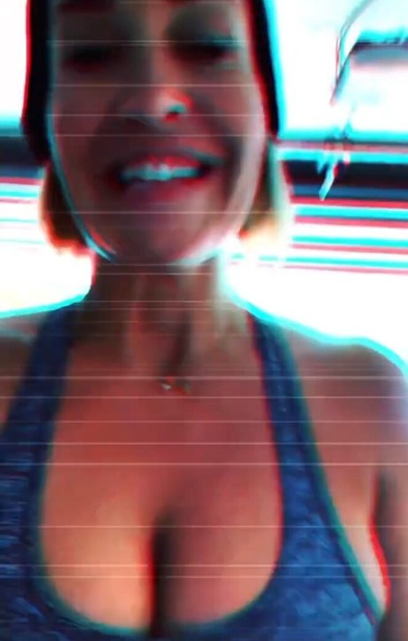 Sarah Connor pretty pornstar photo