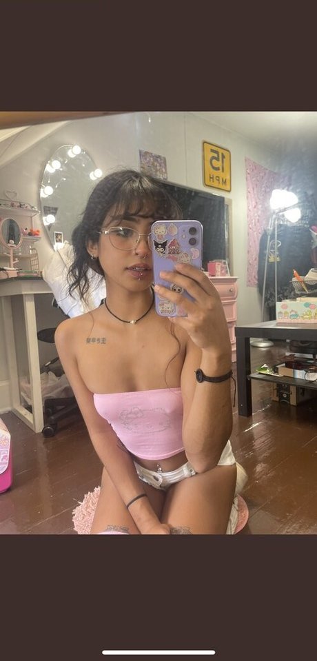 Sweetnek0 naked star images