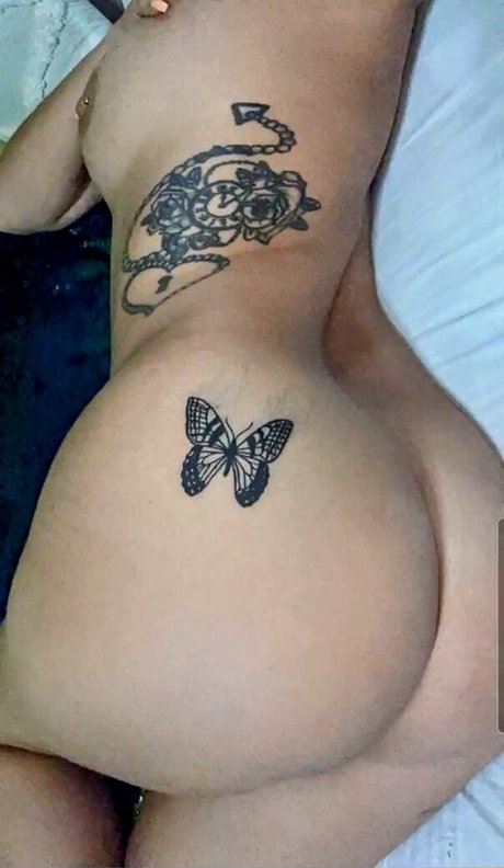 KeyLoveLee model erotic pic