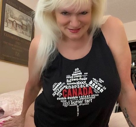 Sandie Lee sexy pornstar photos