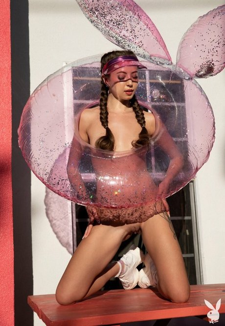 Lauryn Wolfe top model img