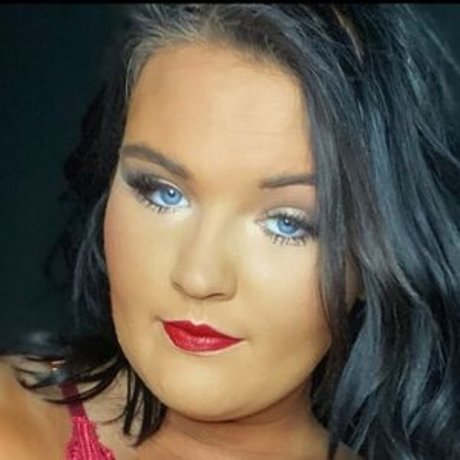 Sarraahhh model hot photos