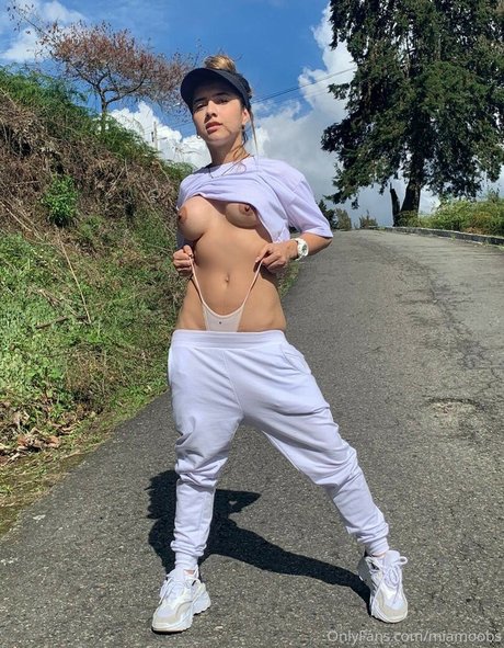 Miamoobs pornstar exclusive photos