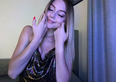 Maryvi erotic pornstar pictures