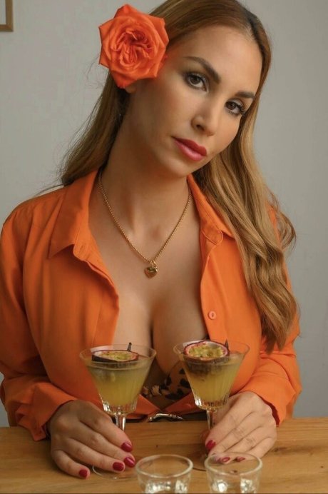 Sila Sahin model nice pics