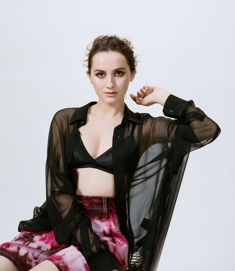 Maude Apatow best actress image