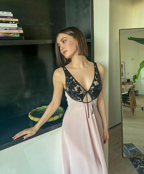 Maude Apatow model best photos