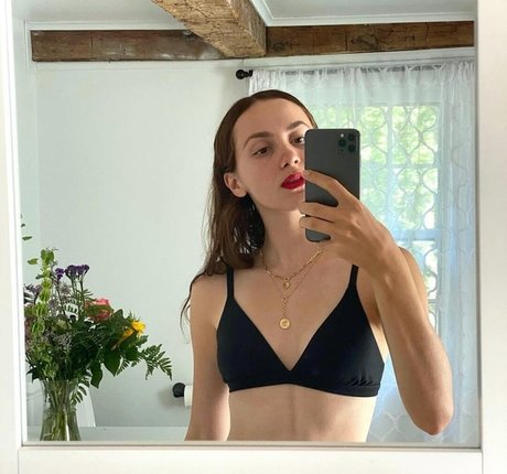 Maude Apatow pornstar pic