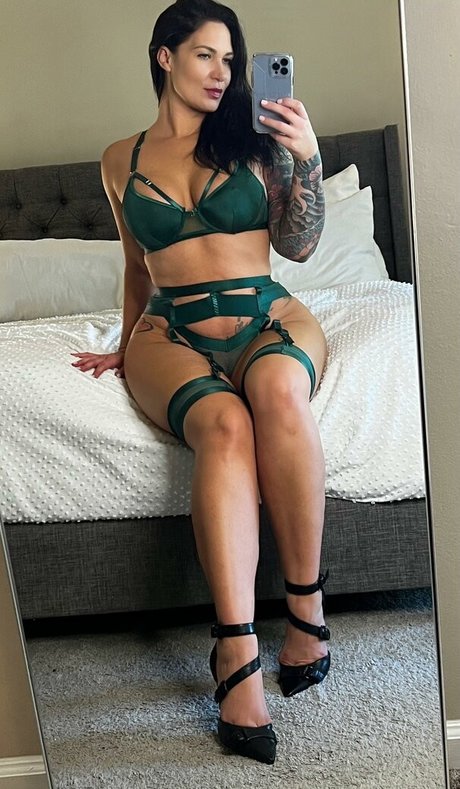 Andiespalace star sexy photo