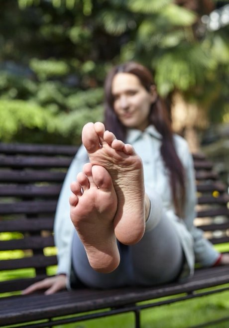 iris vega naked model image