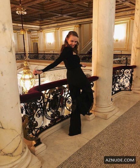 Andi Matichak model best gallery