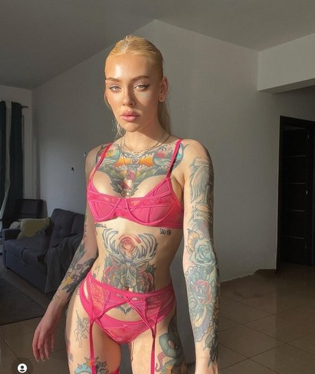 Aurajoutsenlampi star naked photos