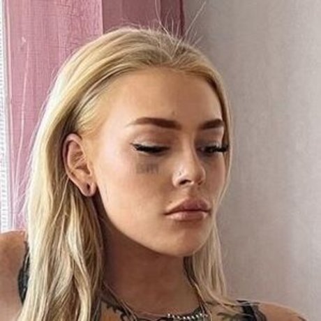 Aurajoutsenlampi hot actress images