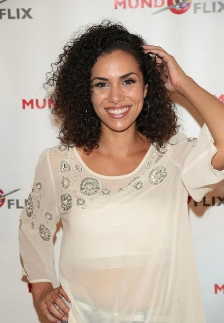 Andrea Sixtos star porn image