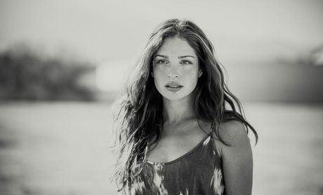 Anna Hopkins adult model pictures