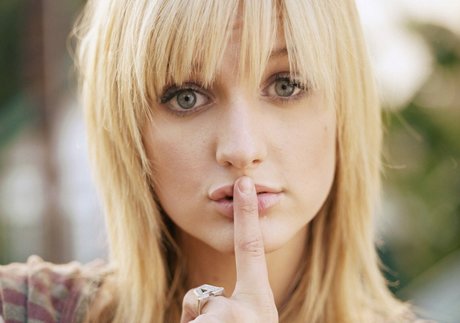 Ashlee Nicole Simpson star exclusive pictures