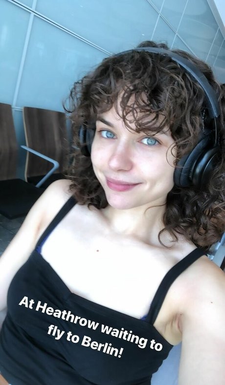 Frankie Ward exclusive star pics