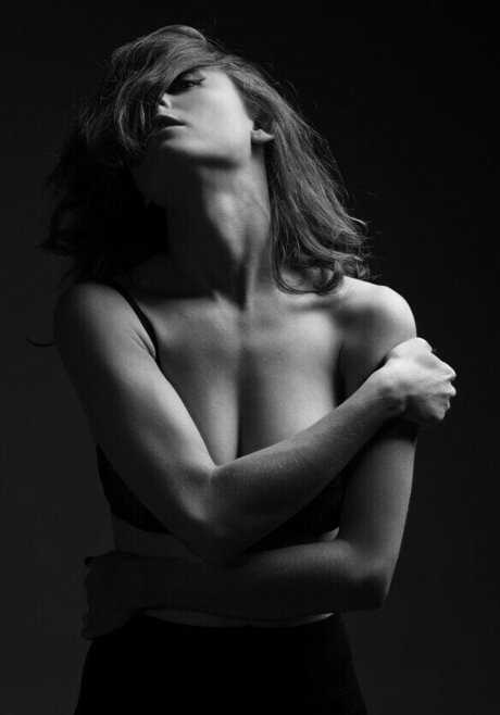 Yael Gayaa beautiful model pic