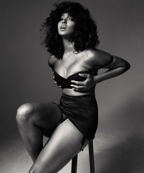 casting curvy onlyfans art nude image