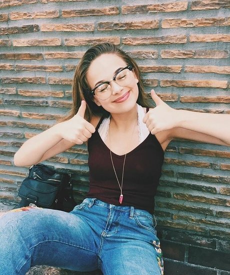 Alyssa Jirrels nice actress images