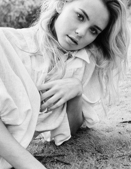 Amber Davis exclusive star photo