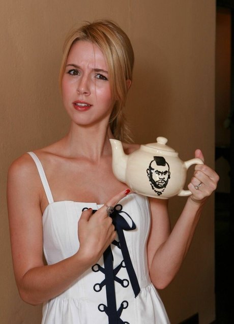 Alona Tal sex actress picture