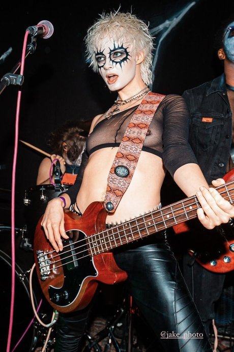 Milkie Way high quality actress picture