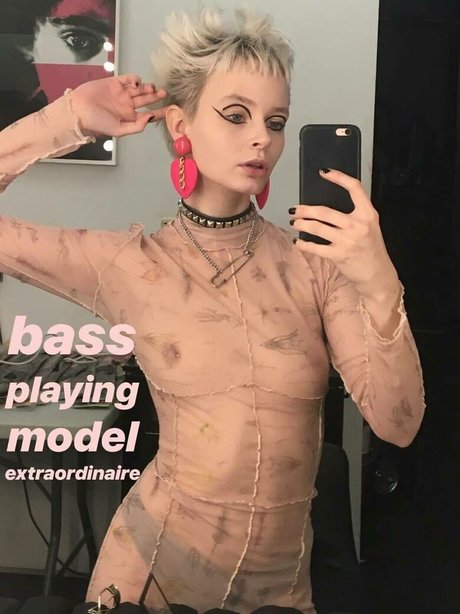 Milkie Way pornstar high quality images