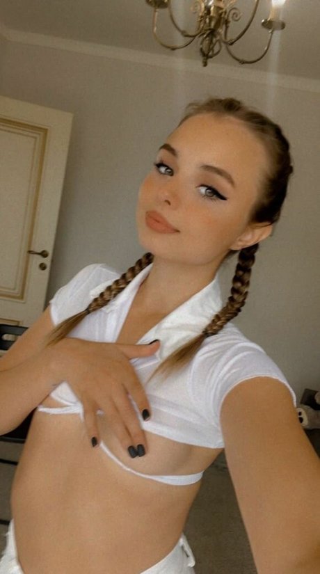 Misss Vikka hd pornstar pics