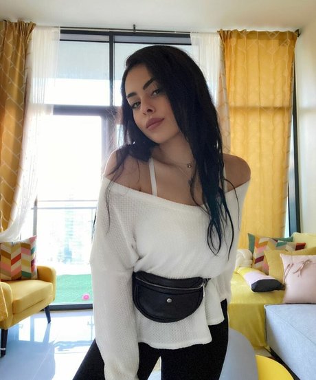 Sara Gazioglu pornstar naked images